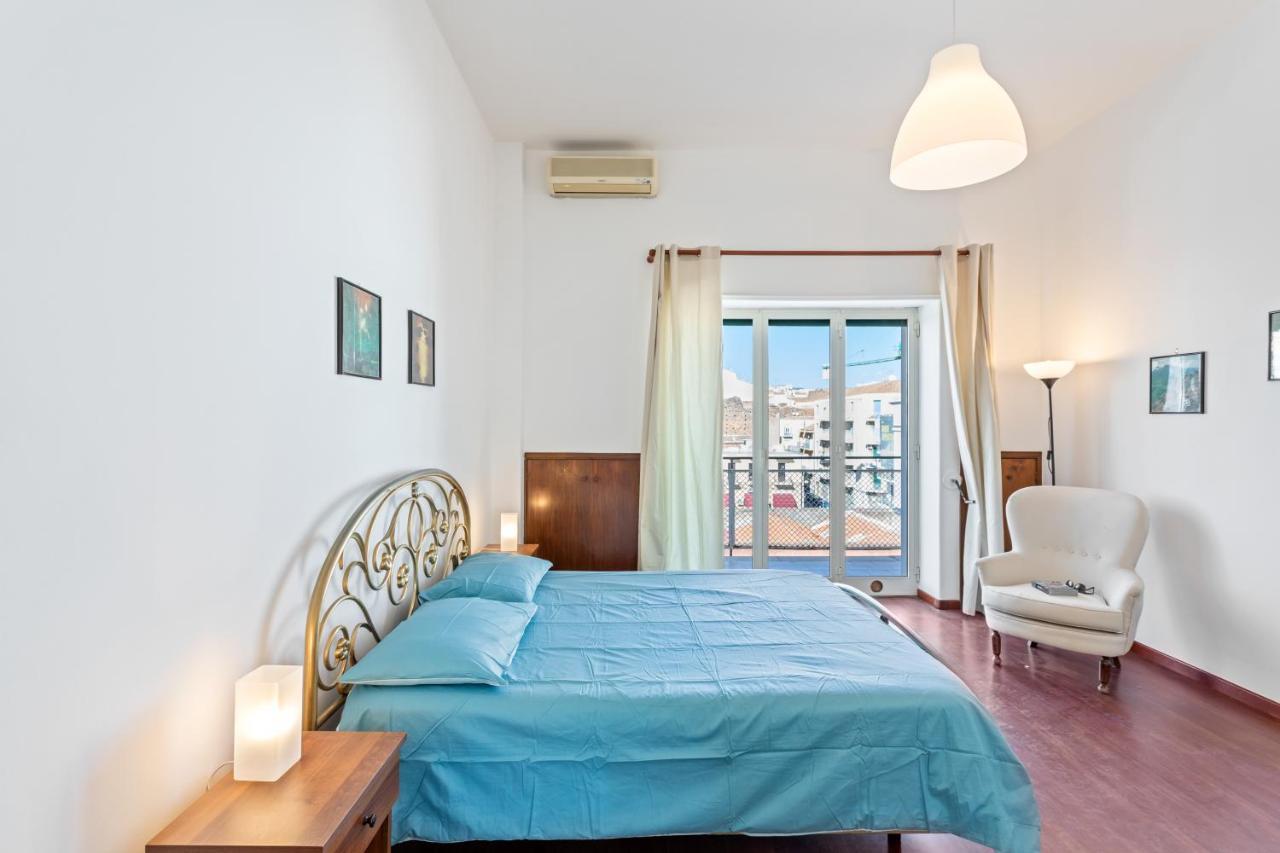 Liberta Frame Apartment With Terrace And Etna View คาตาเนีย ภายนอก รูปภาพ